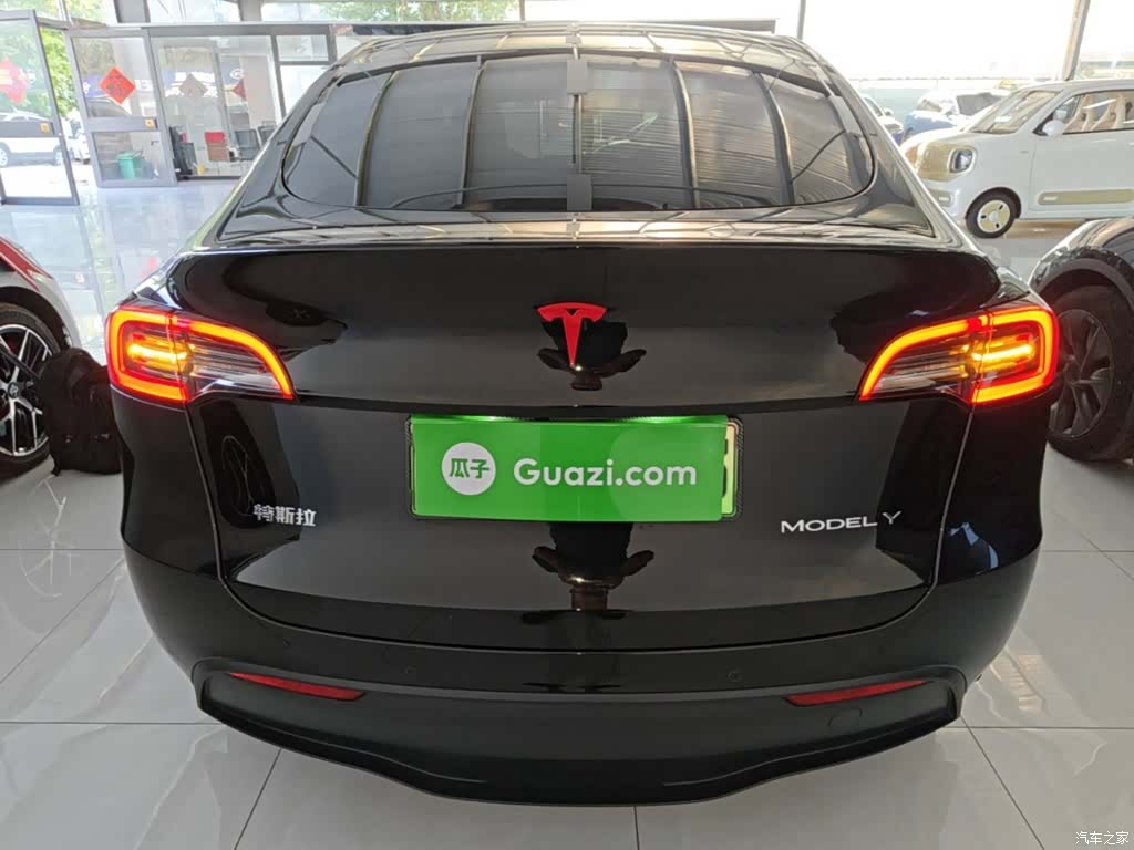 Tesla Model Y, 2023 6