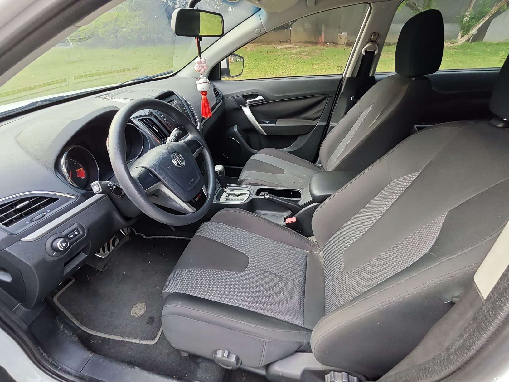 MG MG5, 2014 9