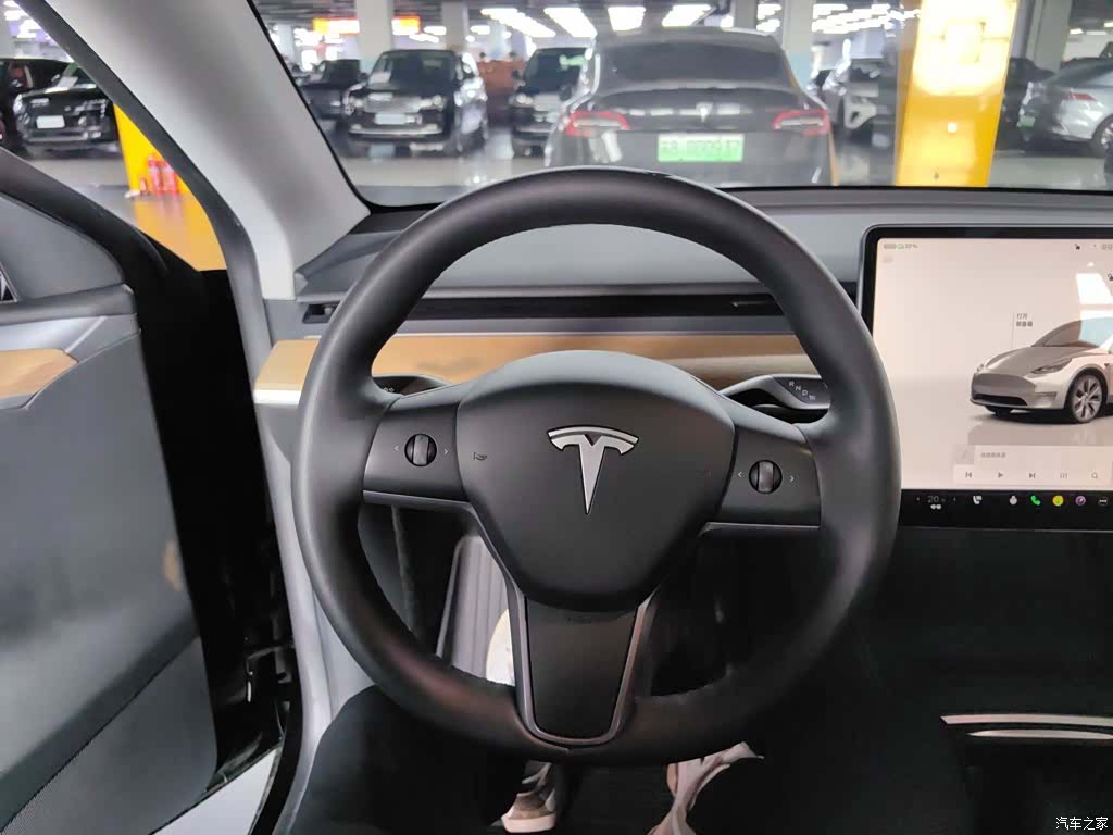 Tesla Model Y, 2022 все фото