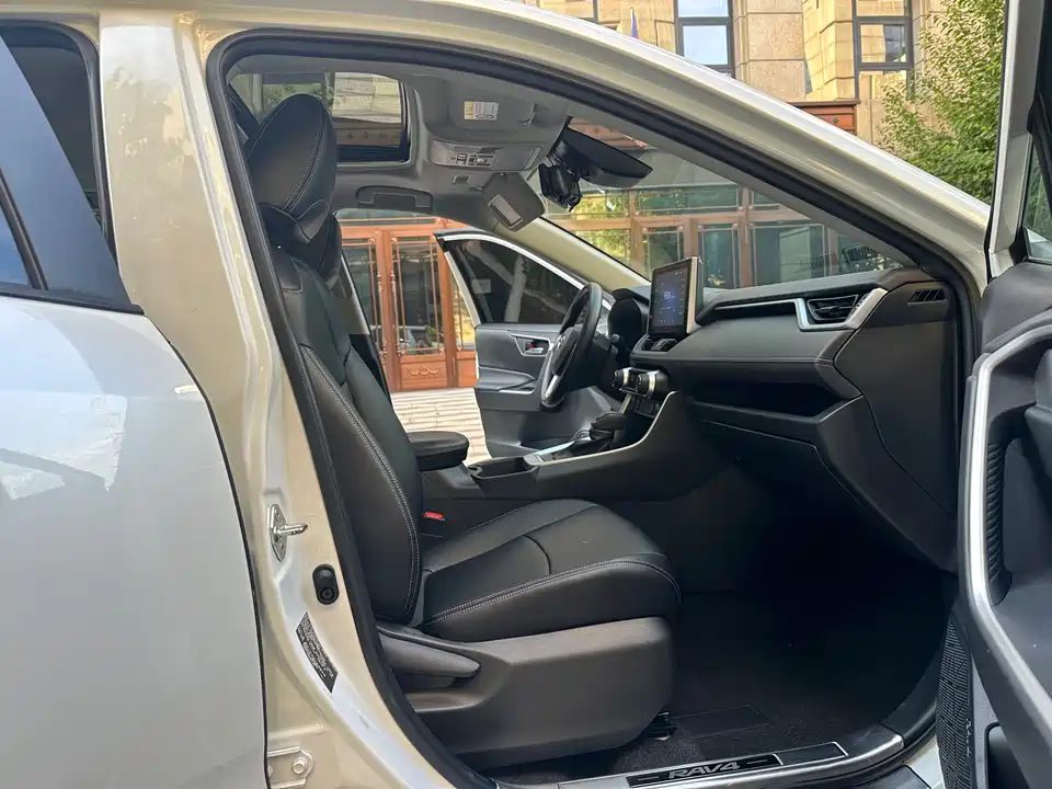 Toyota RAV4 Rongfang