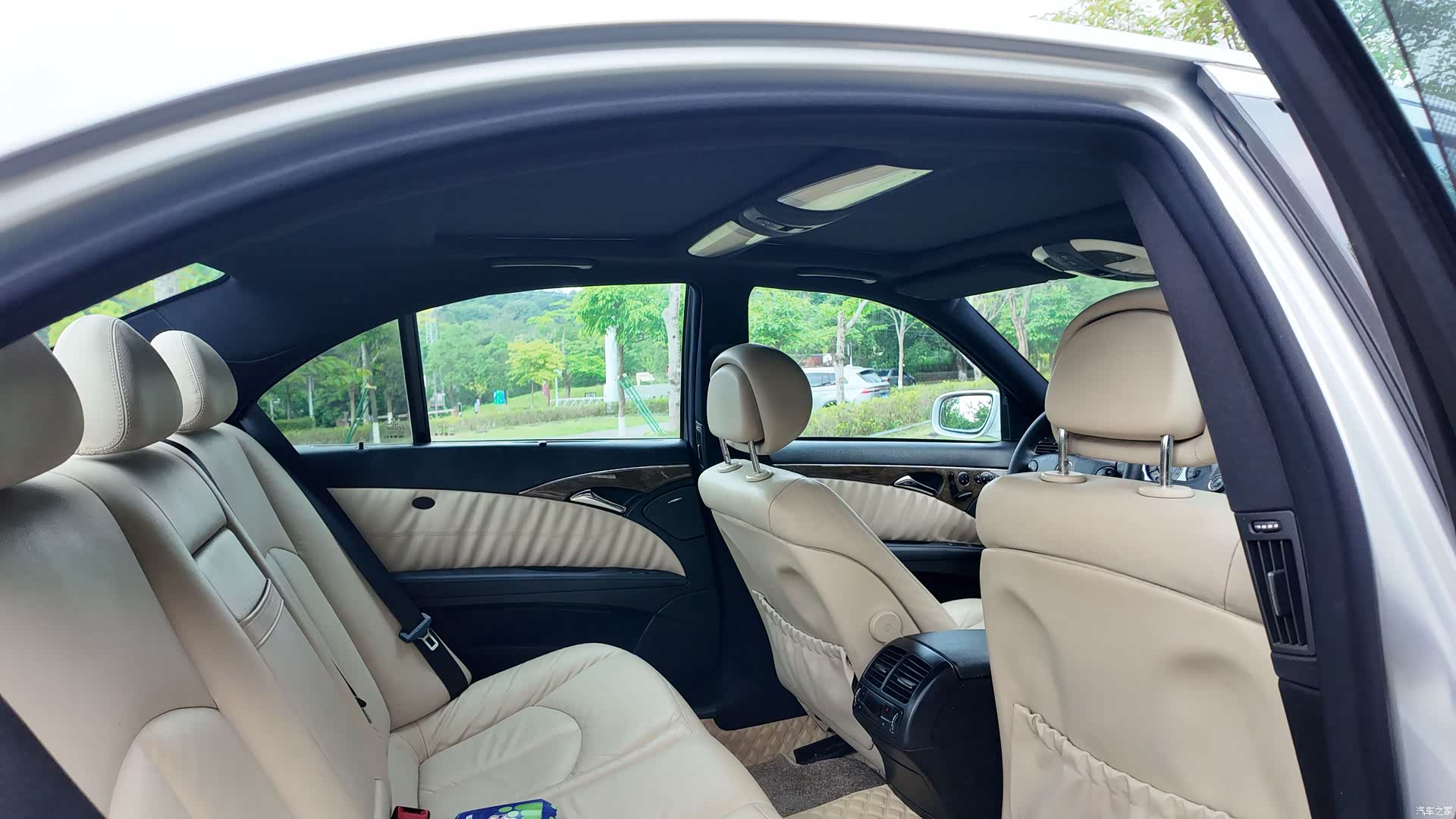 Mercedes-Benz E-Class, 2008 35