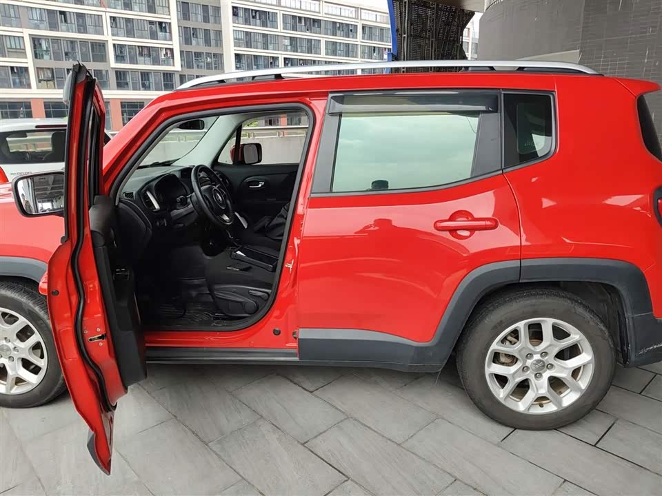 Jeep Freeman