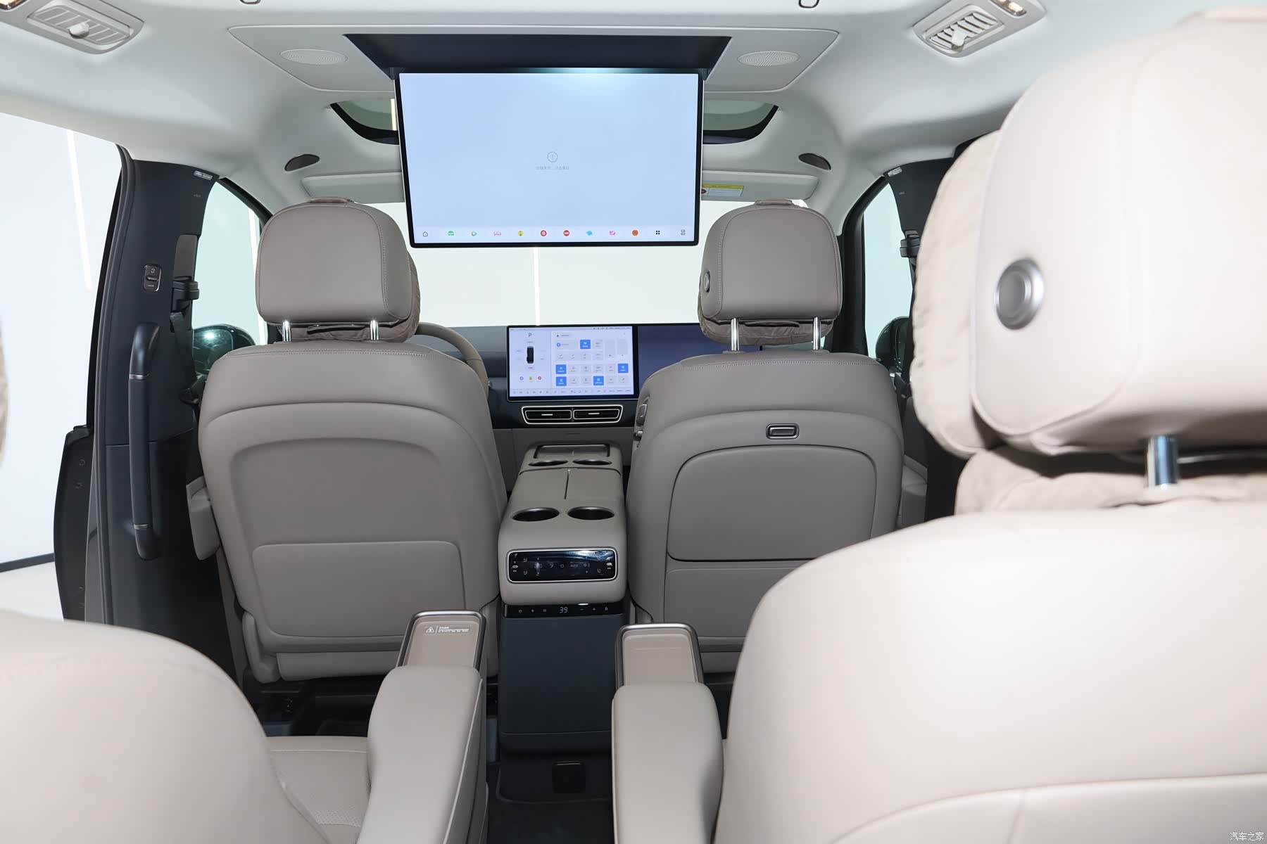 Li Auto MEGA, 2025 17