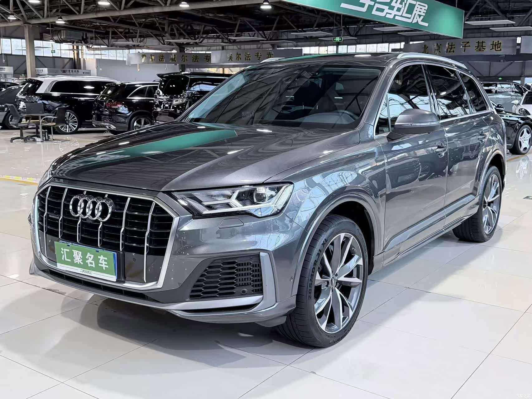 Audi Q7, 2022 1