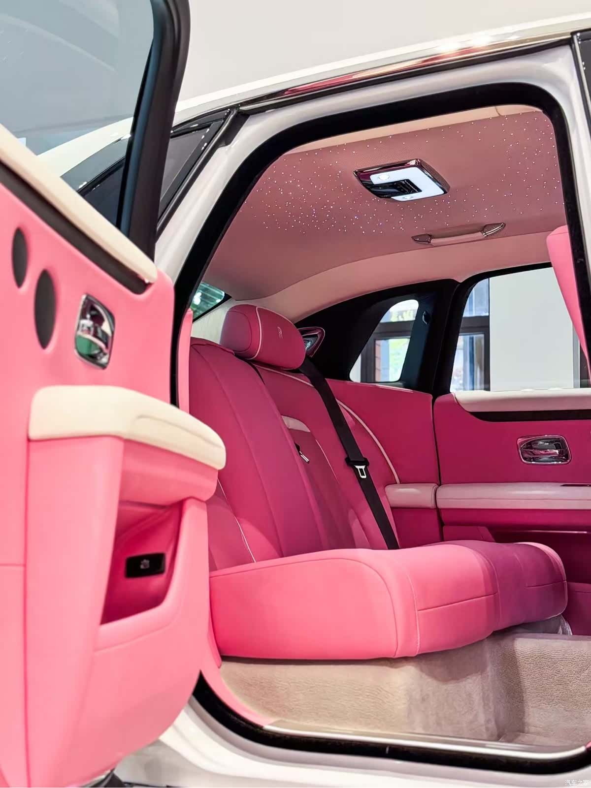 Rolls-Royce Ghost, 2024 21