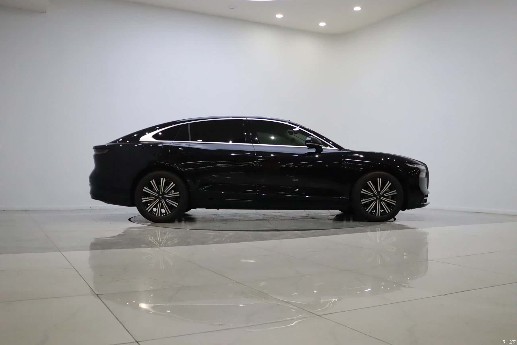 Voyah Passion, 2025 6