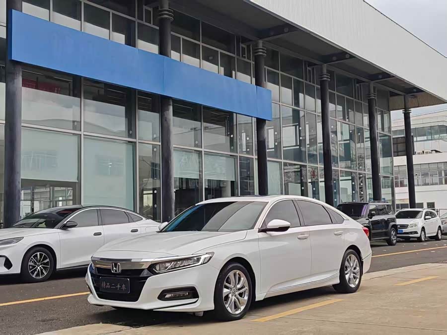 Honda Accord 2020, фото 1
