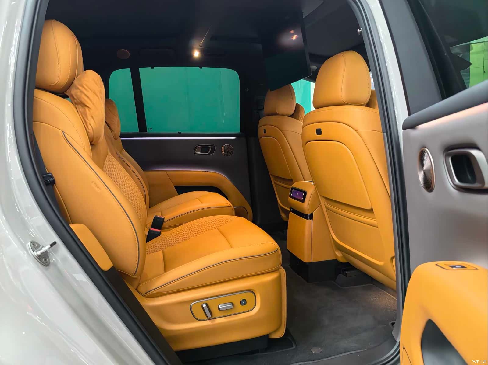 Li Auto i8, 2025 11