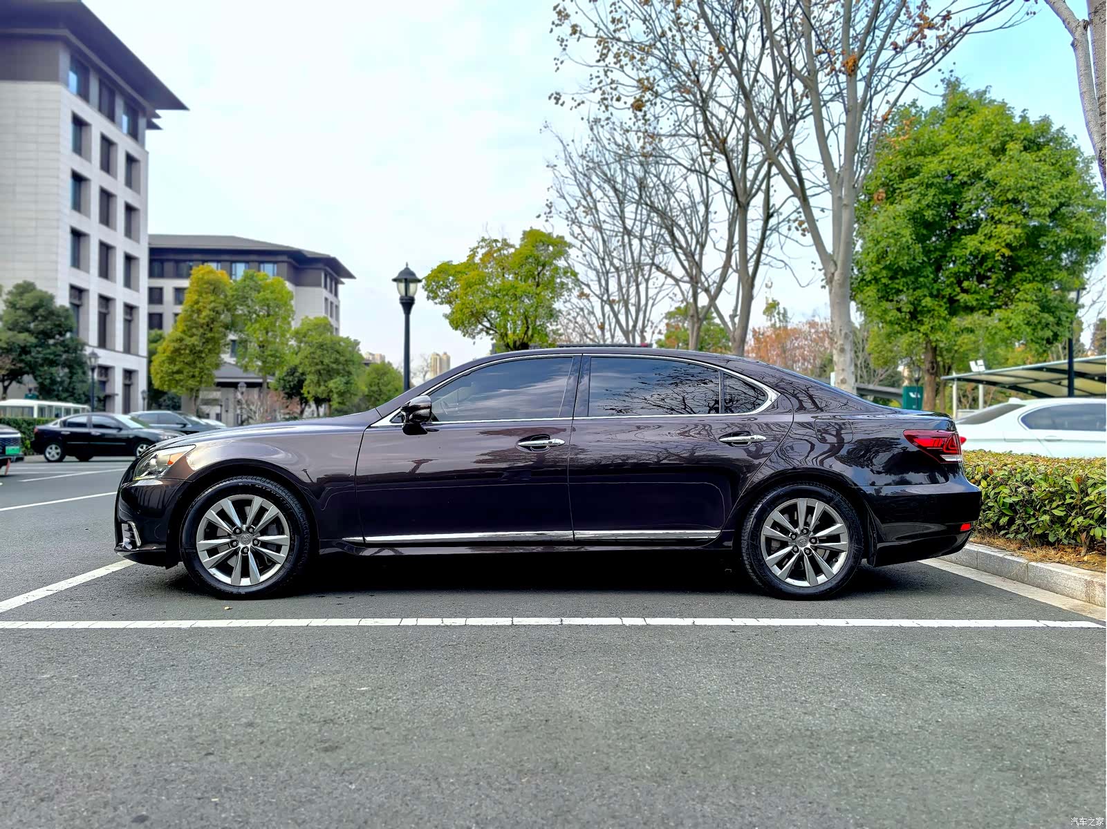 Lexus LS, 2015 4