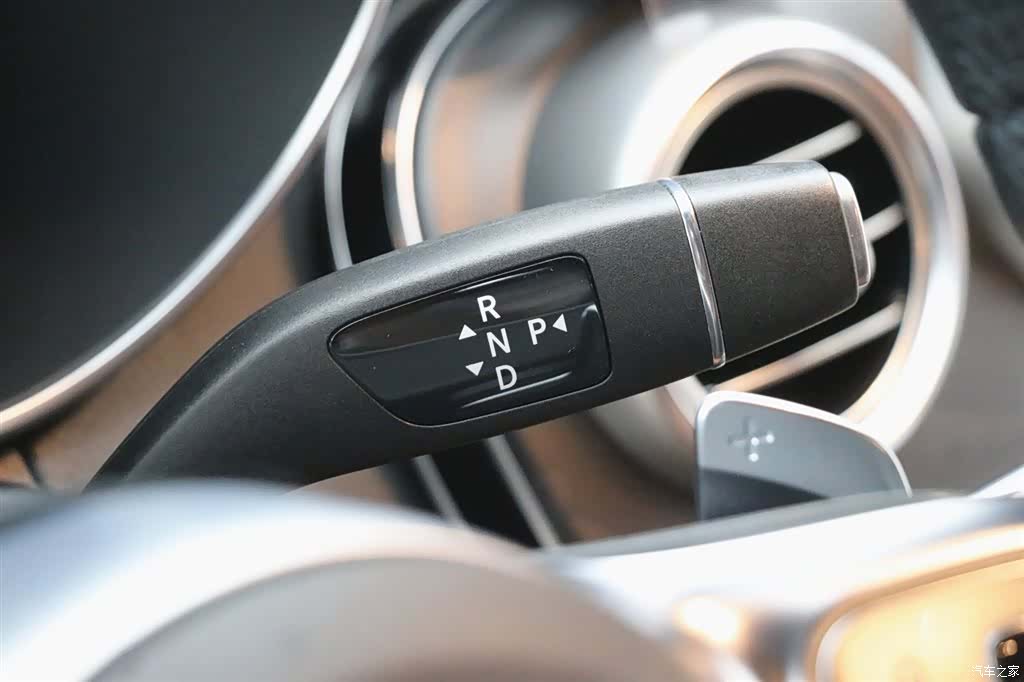 Mercedes-Benz C-Class, 2019 15