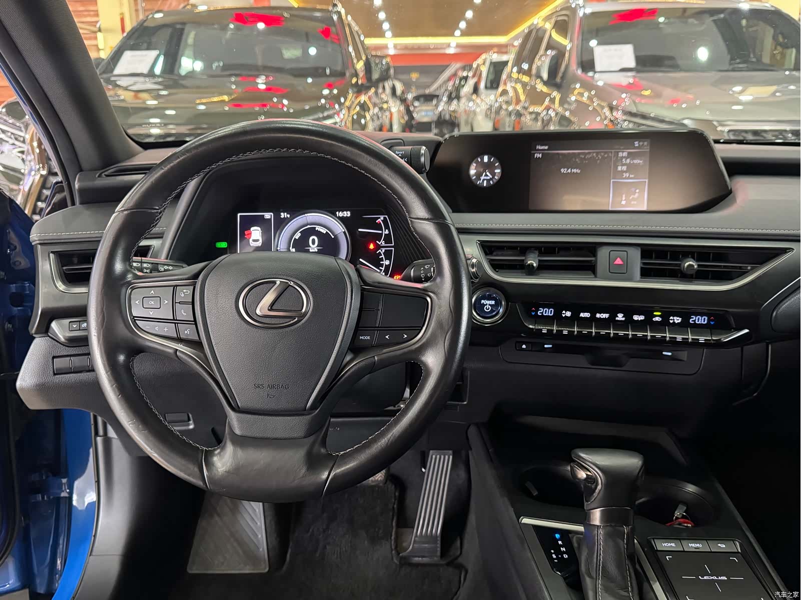 Lexus UX, 2019 14