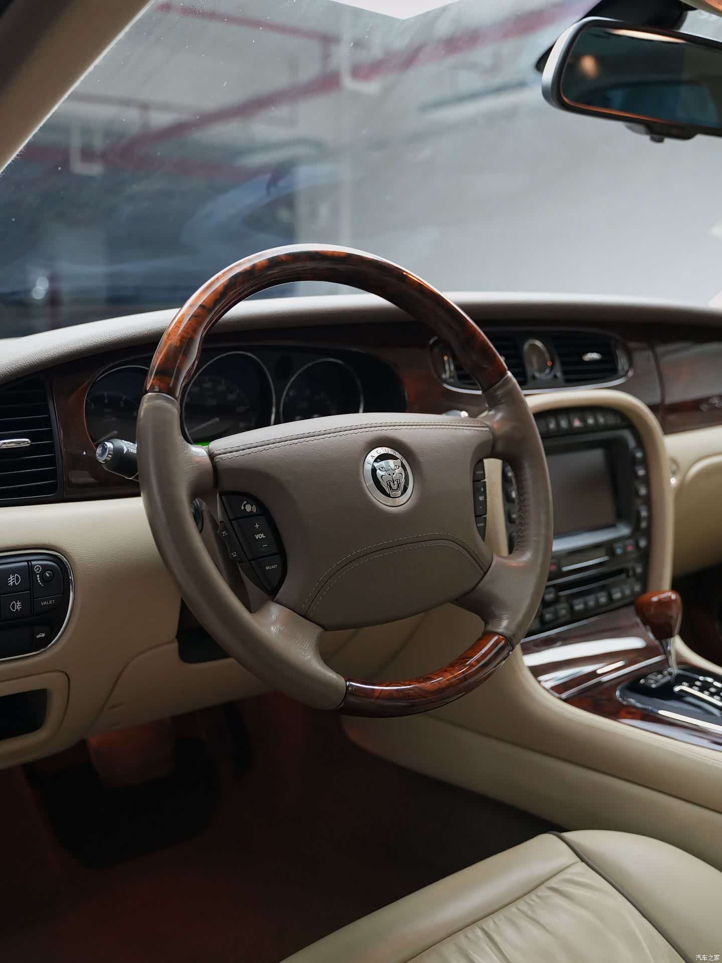 Jaguar XJ, 2008 13