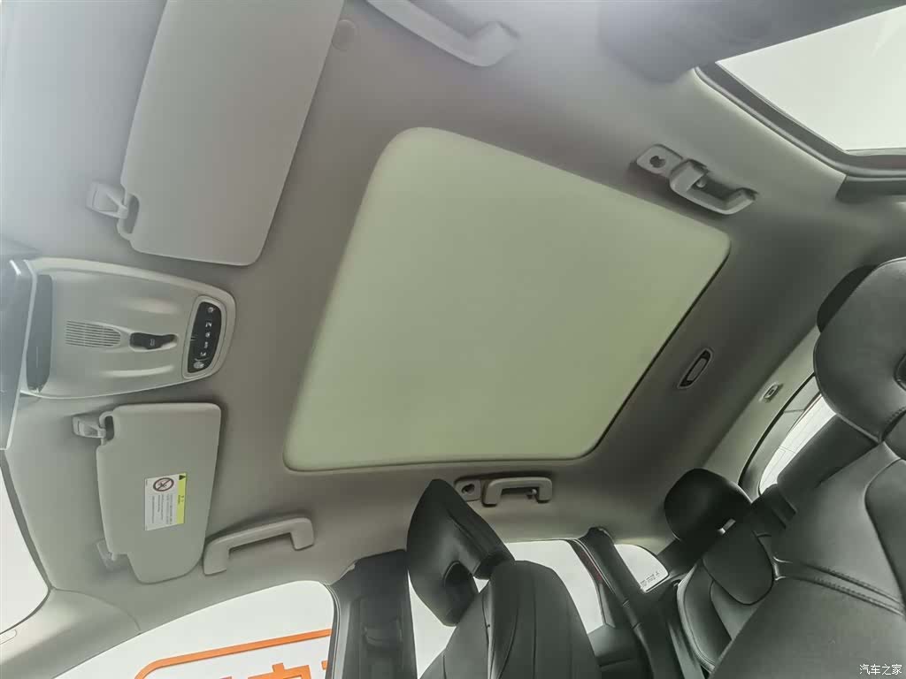 Volvo V40, 2015 14
