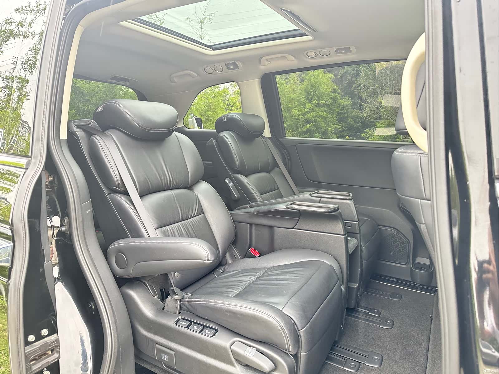 Honda Elysion, 2019 12