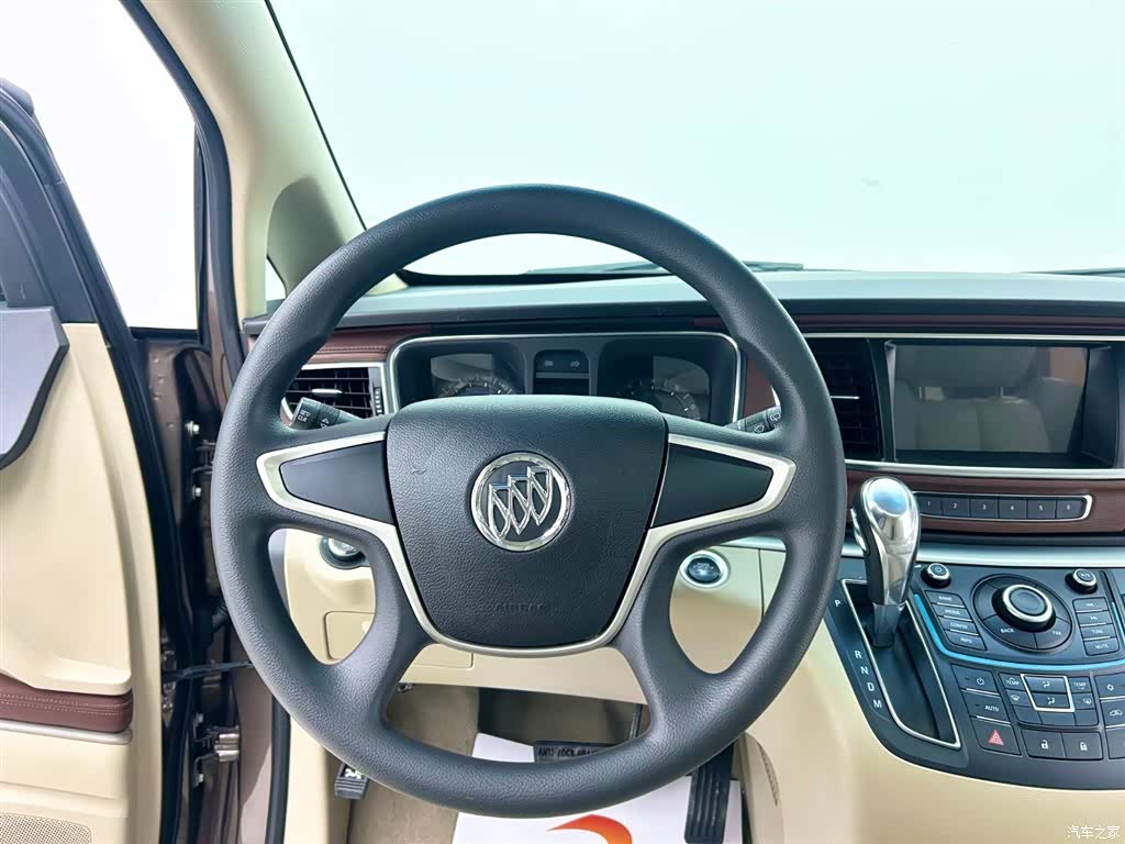 Buick GL8, 2016 6