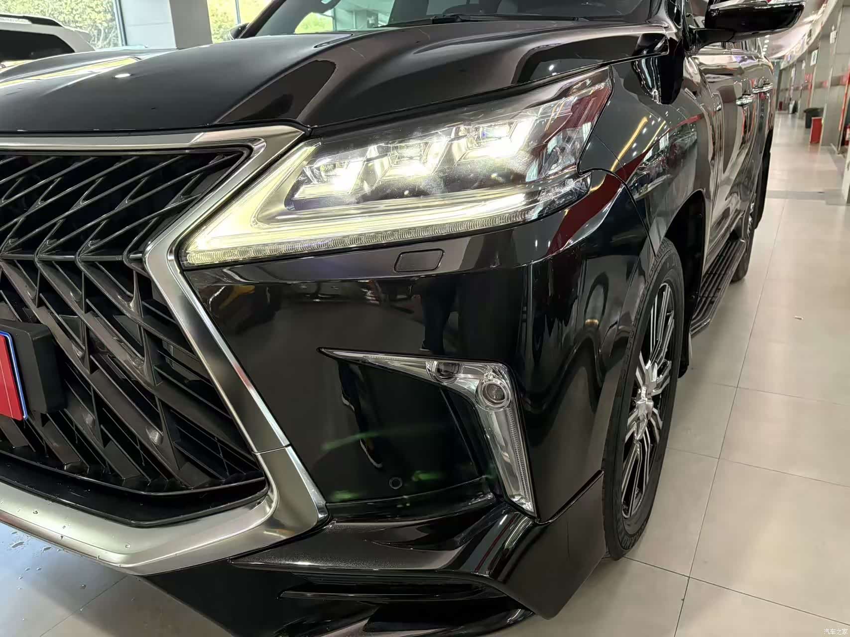 Lexus LX, 2019 13