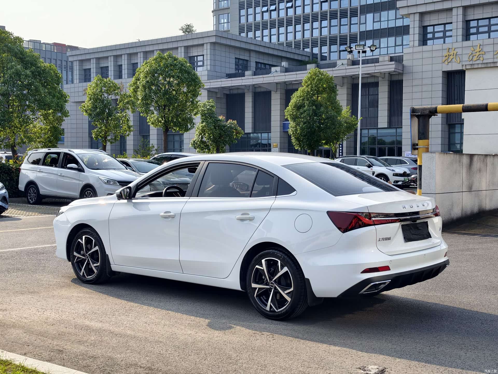 Roewe i5, 2024 все фото
