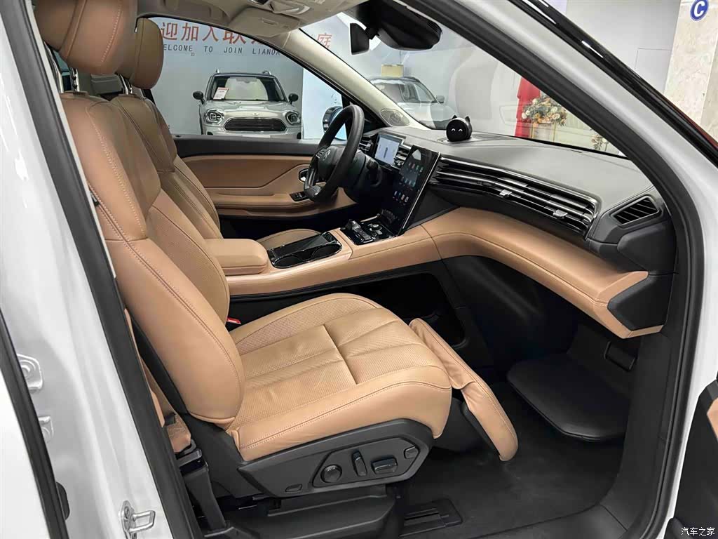 NIO ES8, 2019 13