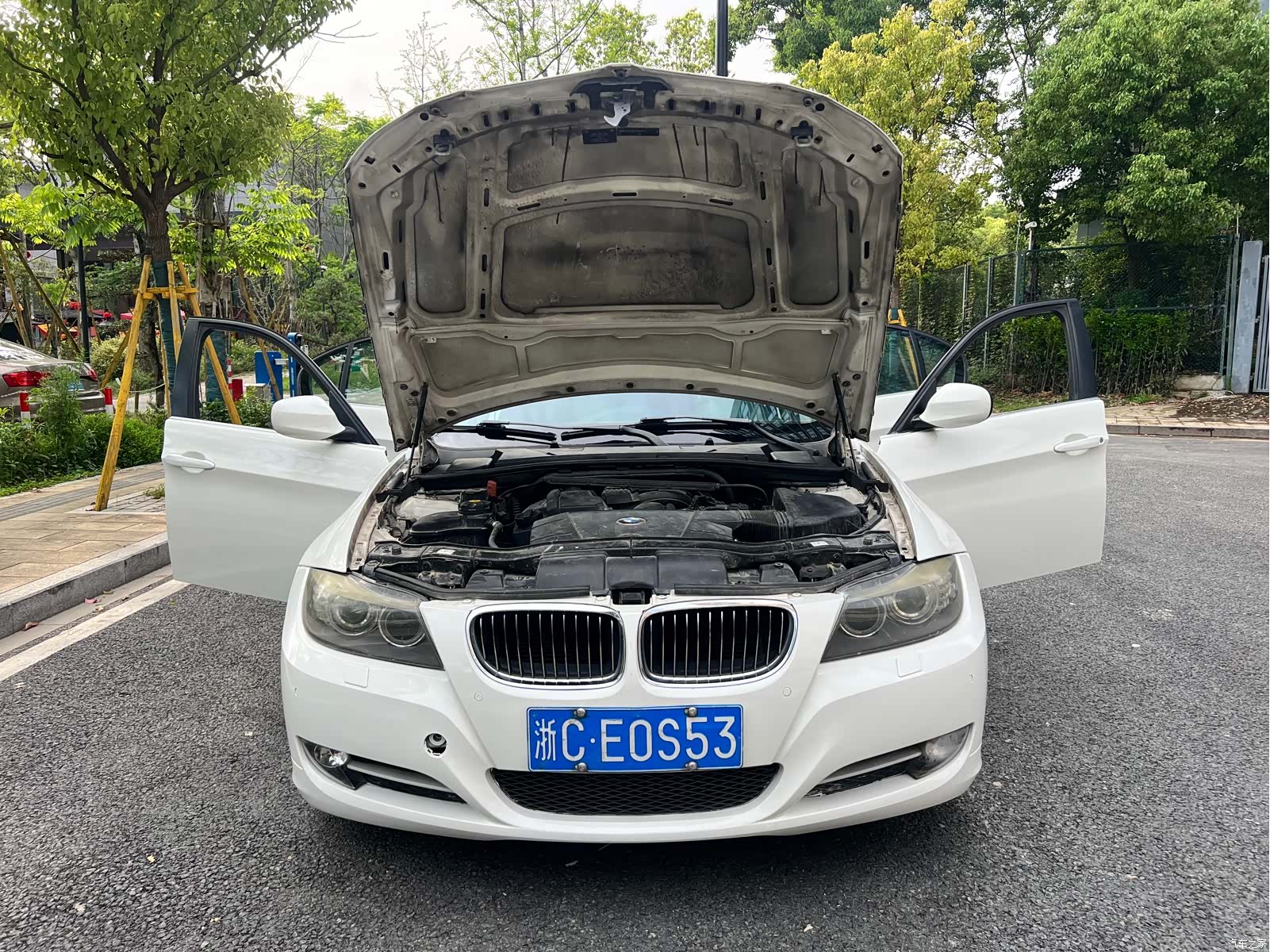 BMW 3 Series, 2012 23