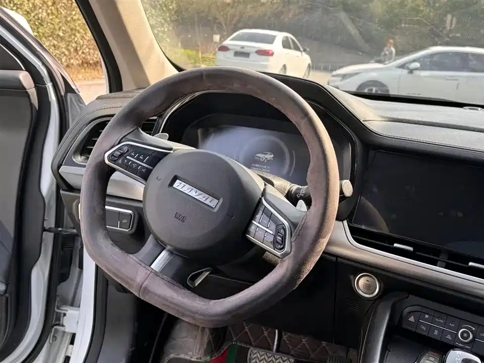 Haval F7