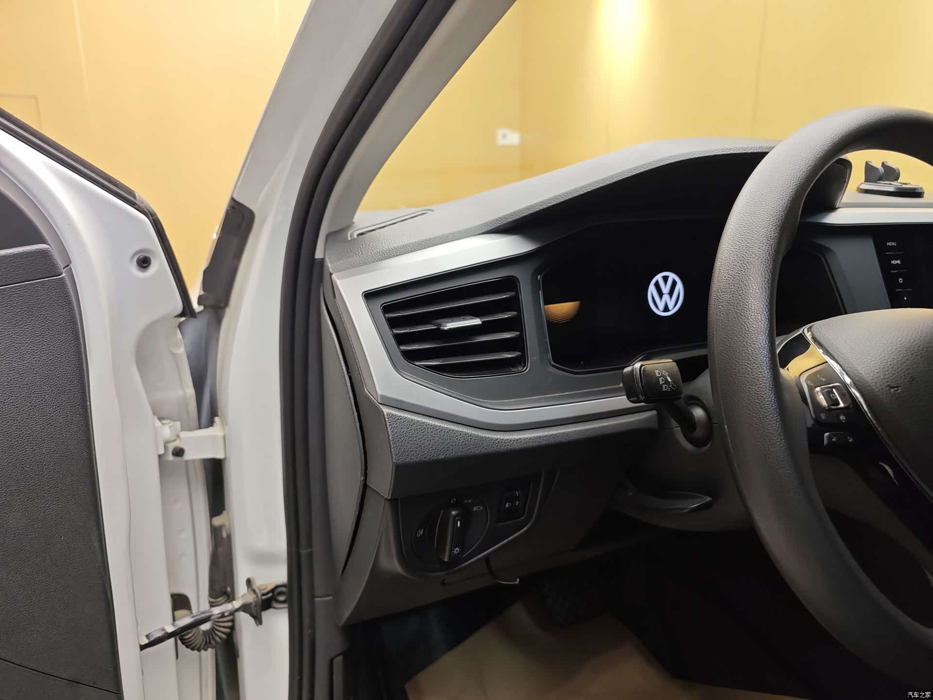 Volkswagen Polo, 2023 11