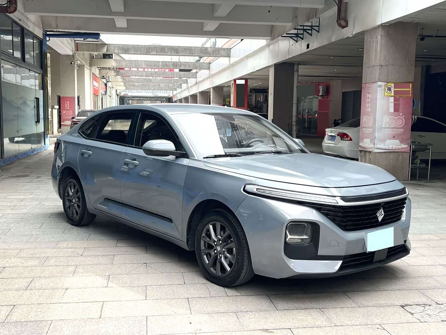 Wuling RC-5, 2021 3