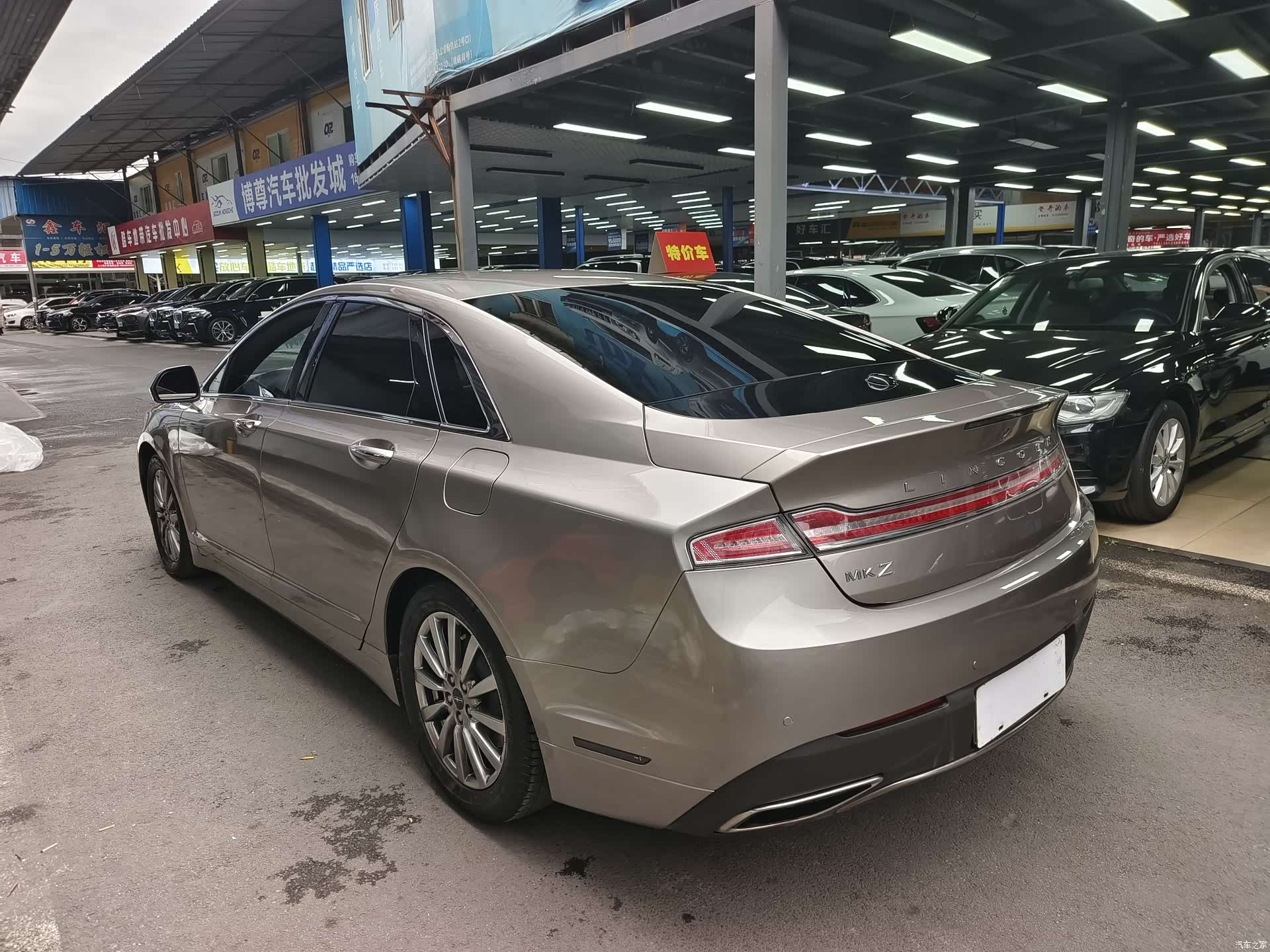 Lincoln MKZ, 2019 14