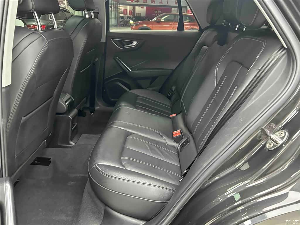 Audi Q2L, 2023 15