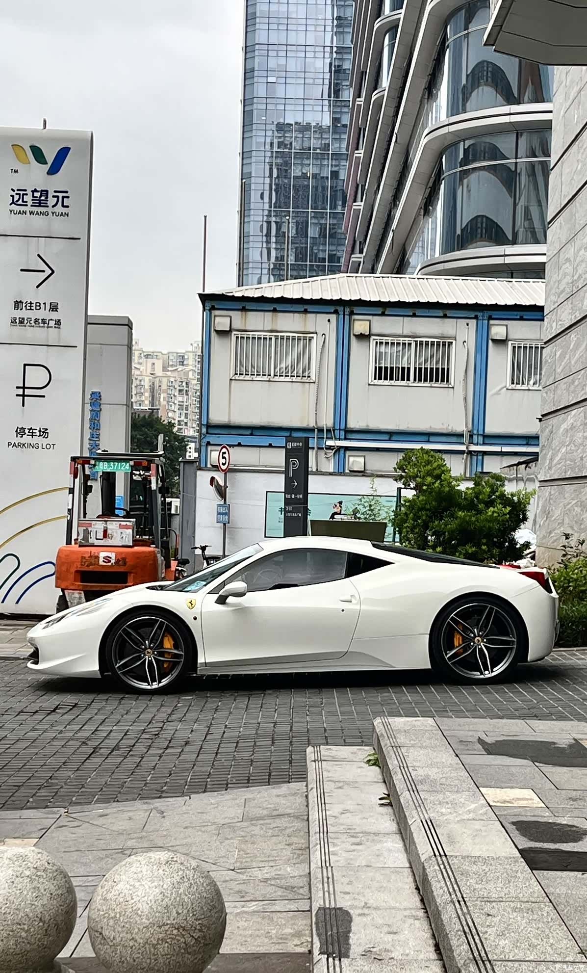 Ferrari 458, 2013 3