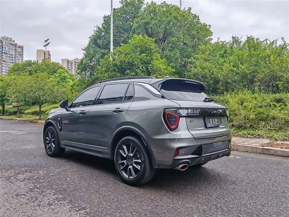 Lynk & Co 01