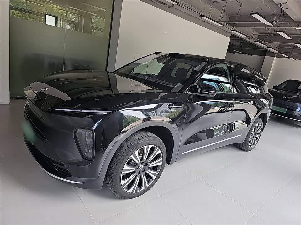 NIO ES8