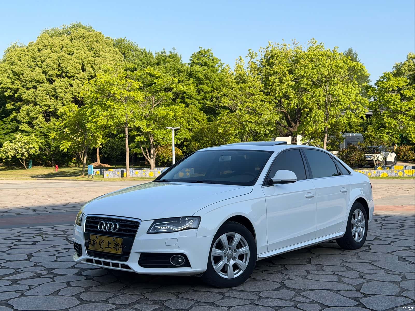 Audi A4L, 2012 1