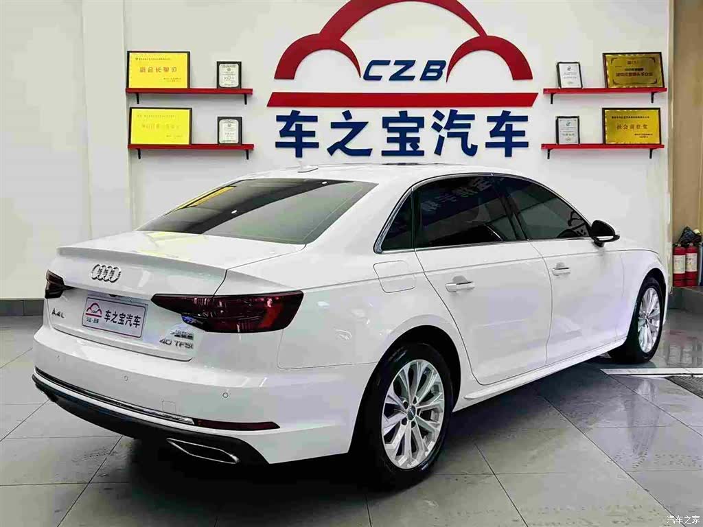 Audi A4L, 2019 все фото