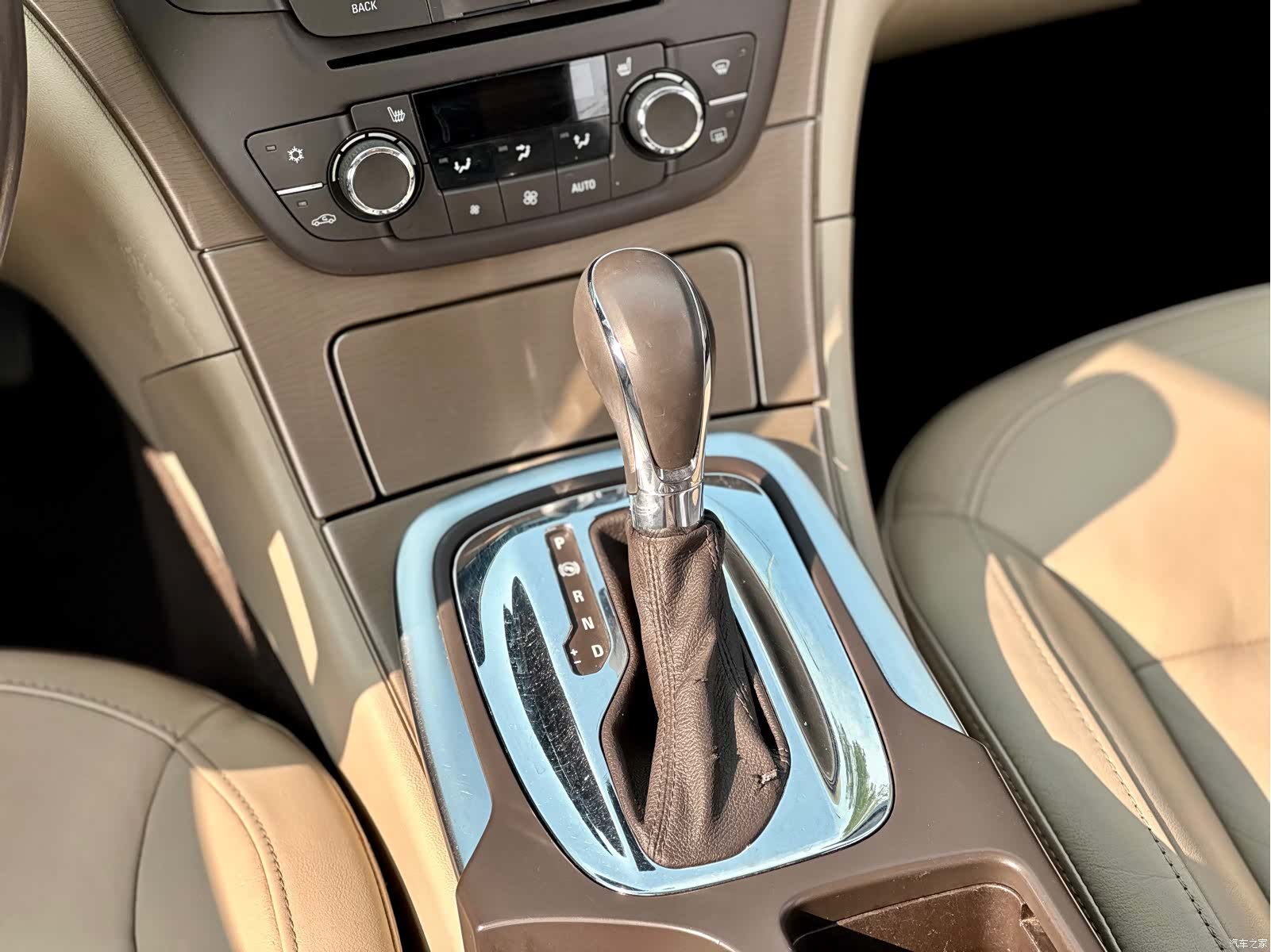 Buick Regal, 2011 38
