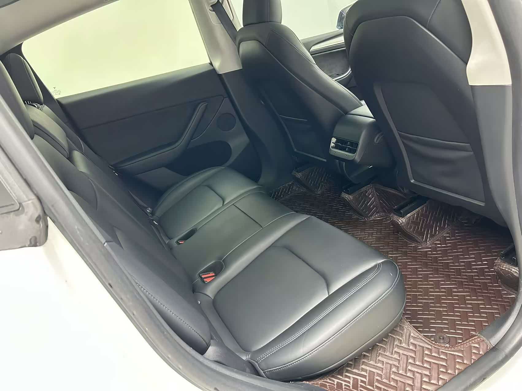 Tesla Model Y, 2024 10