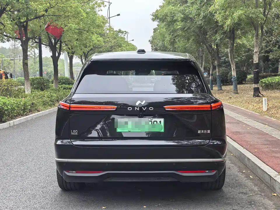 NIO L90