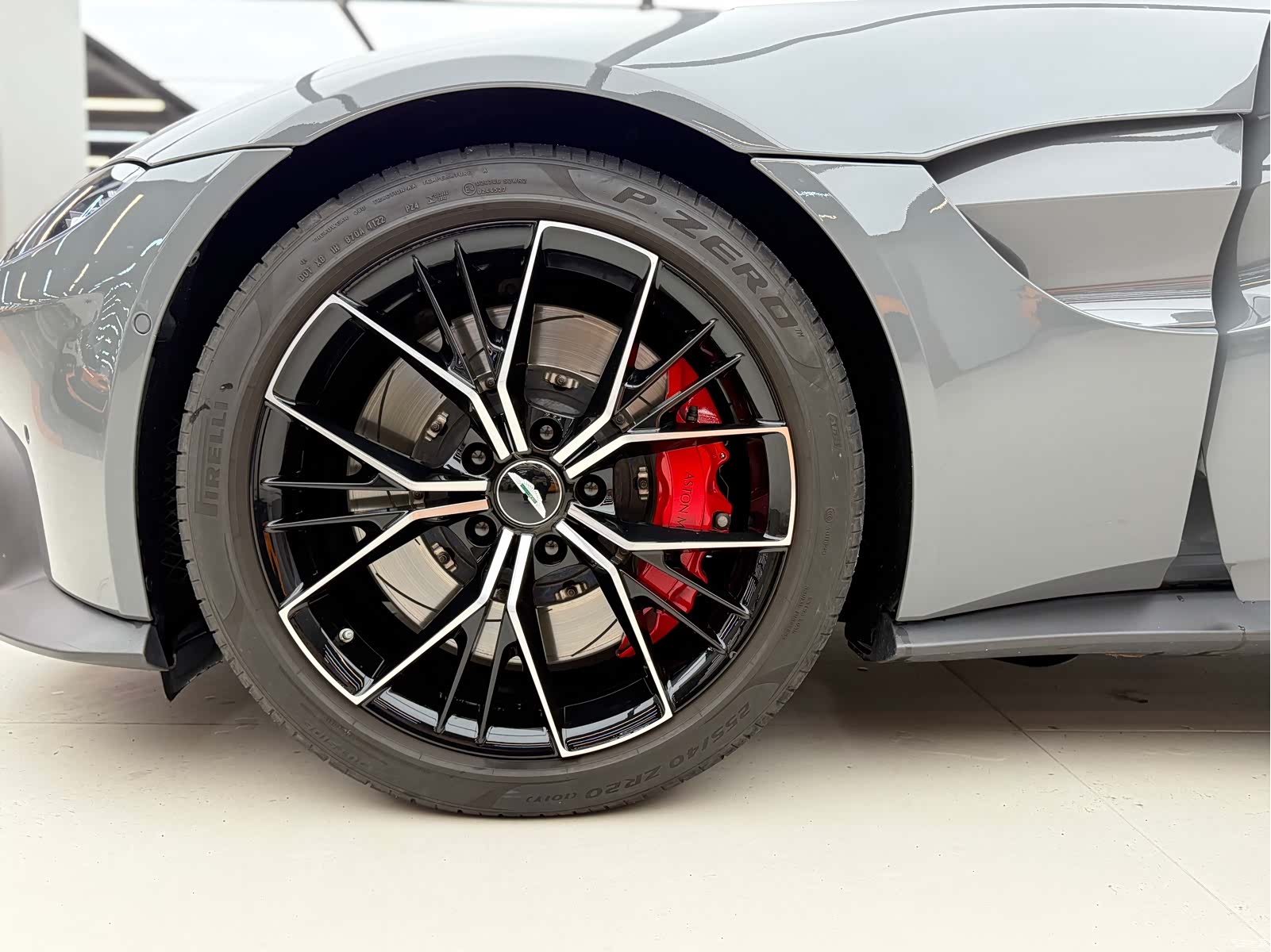 Aston Martin Vantage, 2022 14