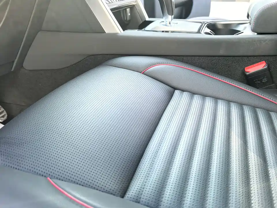 Land Rover Discover sports