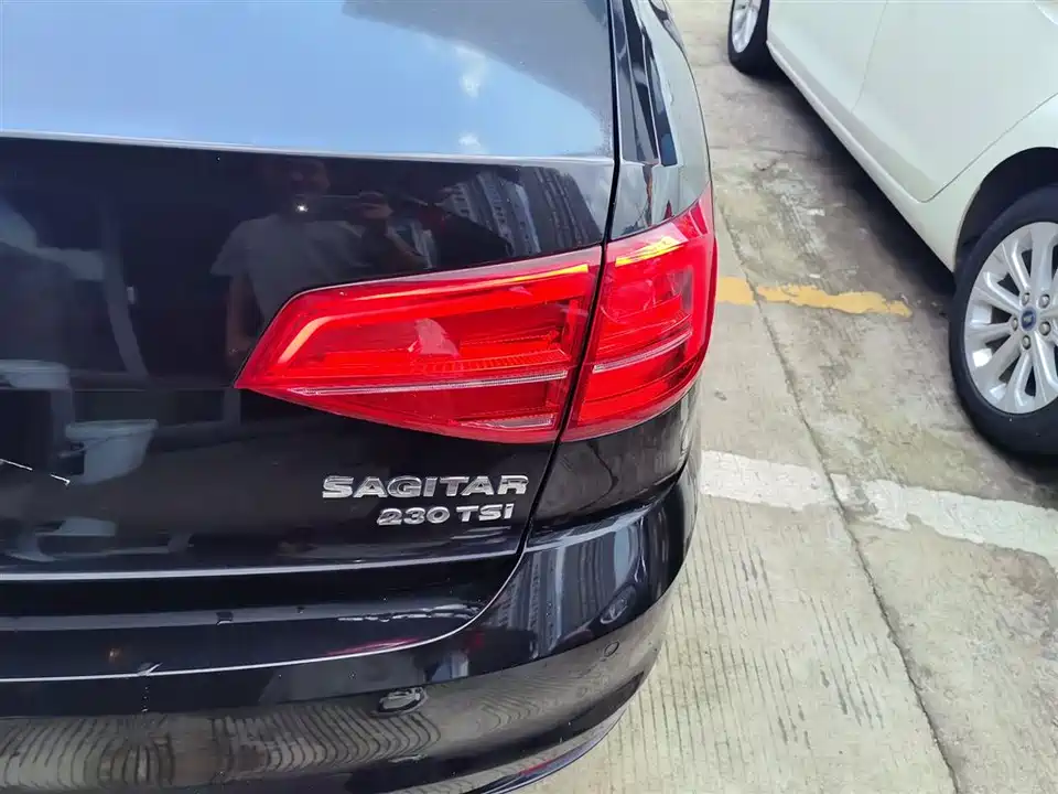 Volkswagen Sagitar