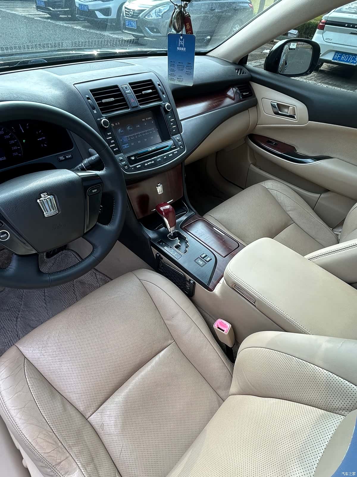 Toyota Crown, 2011 7