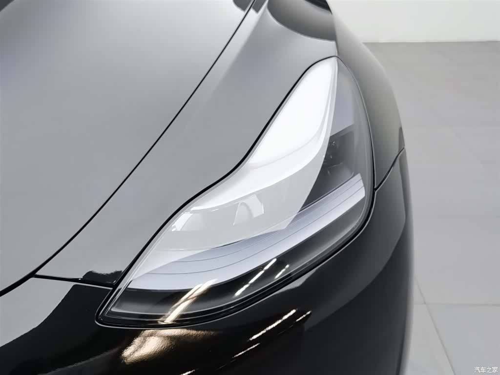 Tesla Model Y, 2023 7
