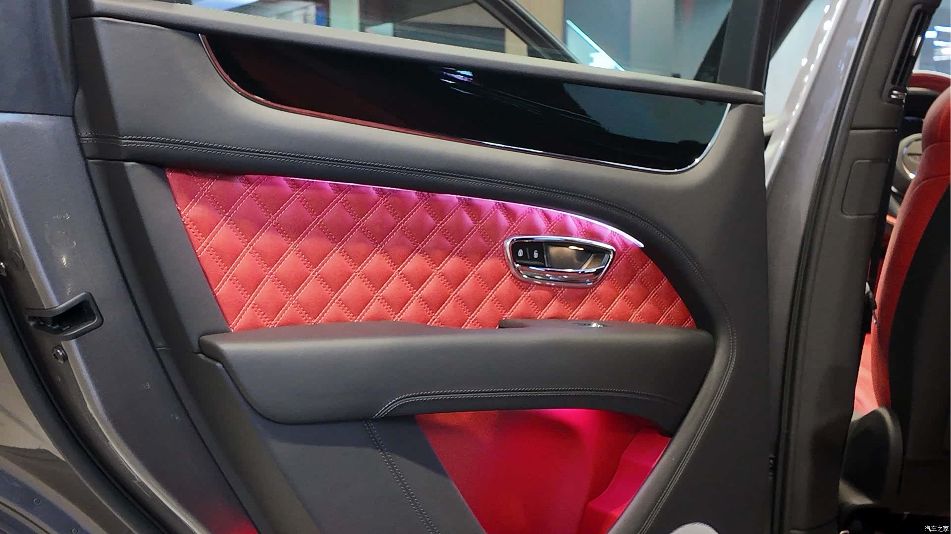 Bentley Bentayga, 2020 15