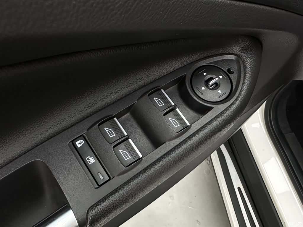 Ford Kuga, 2020 24