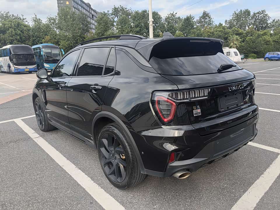 Lynk & Co 01
