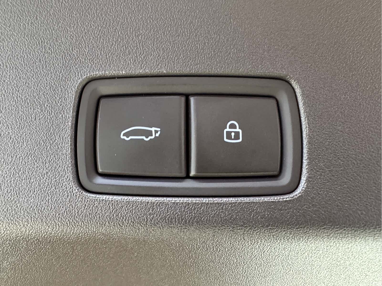 Li Auto MEGA, 2024 19