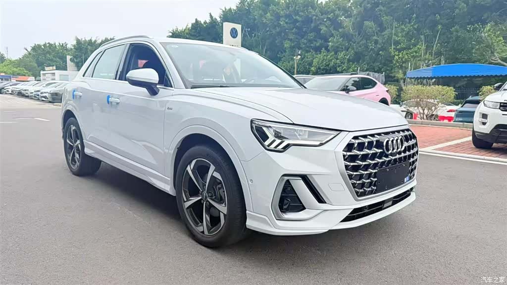 Audi Q3, 2024 3
