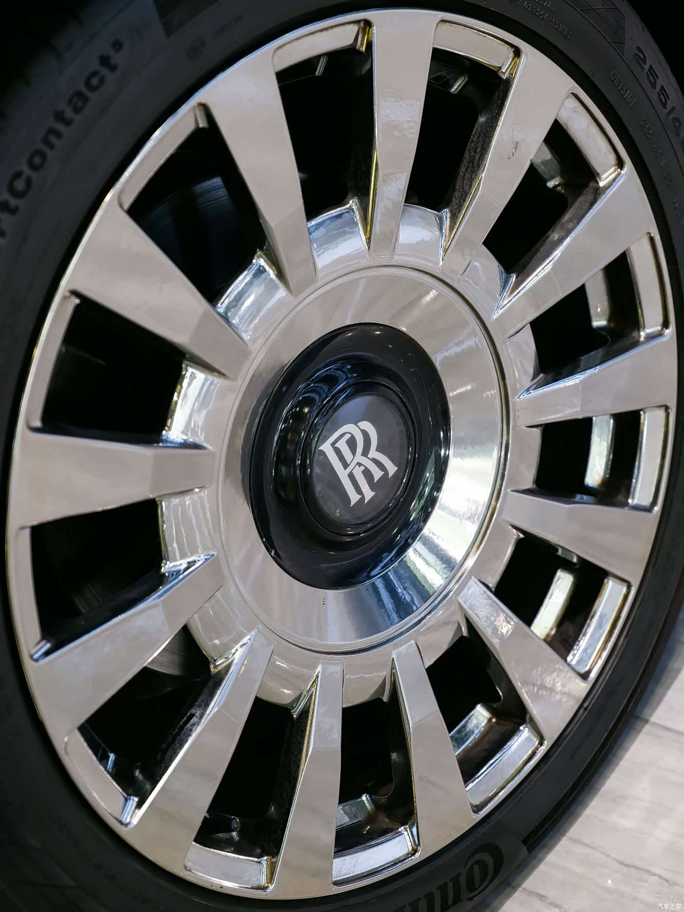 Rolls-Royce Phantom, 2014 10