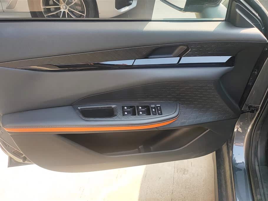 Changan UNI-V Changan UNI-V