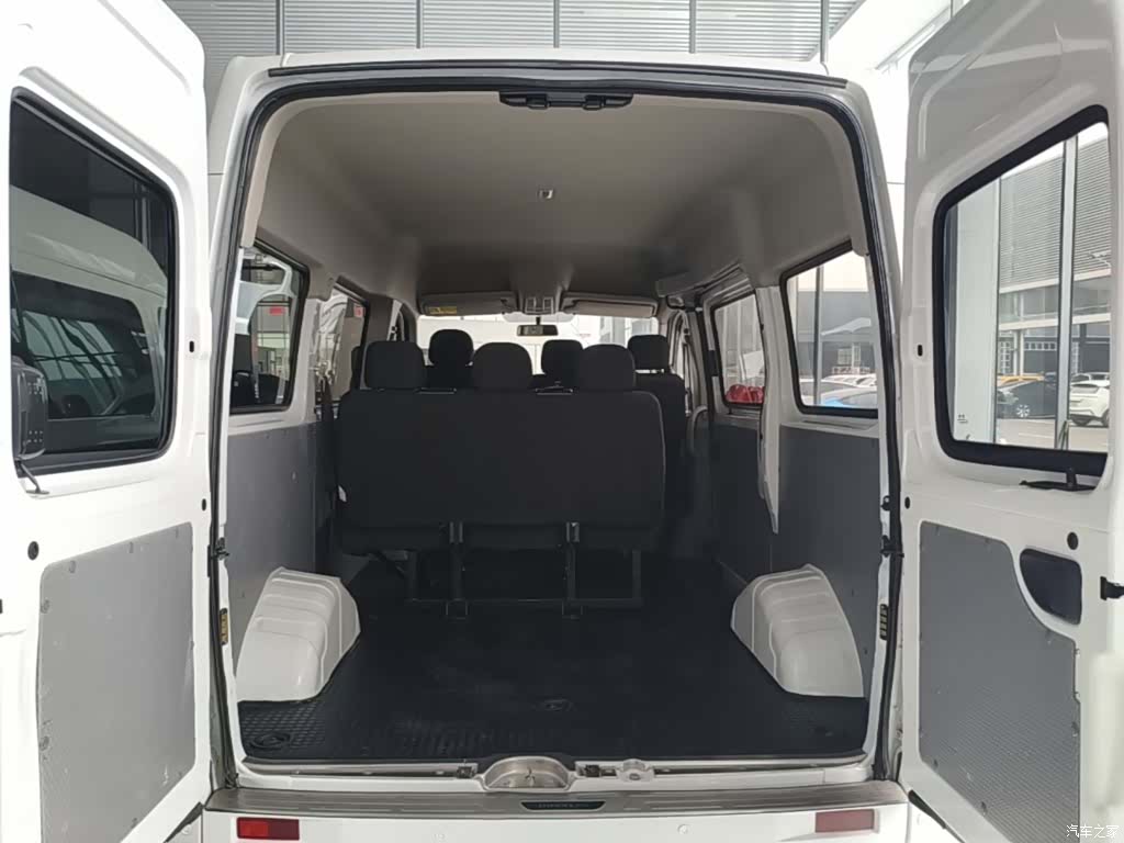 Maxus V80, 2023 19