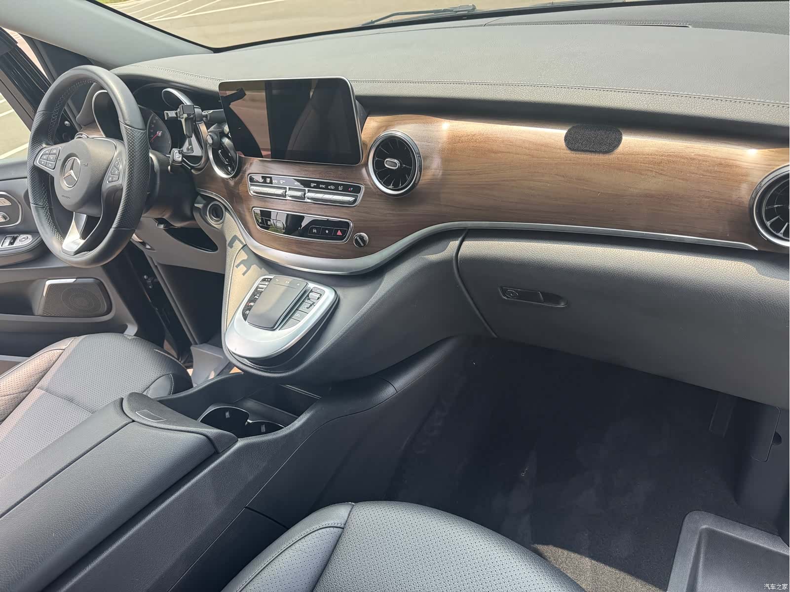 Mercedes-Benz V-Class, 2020 17